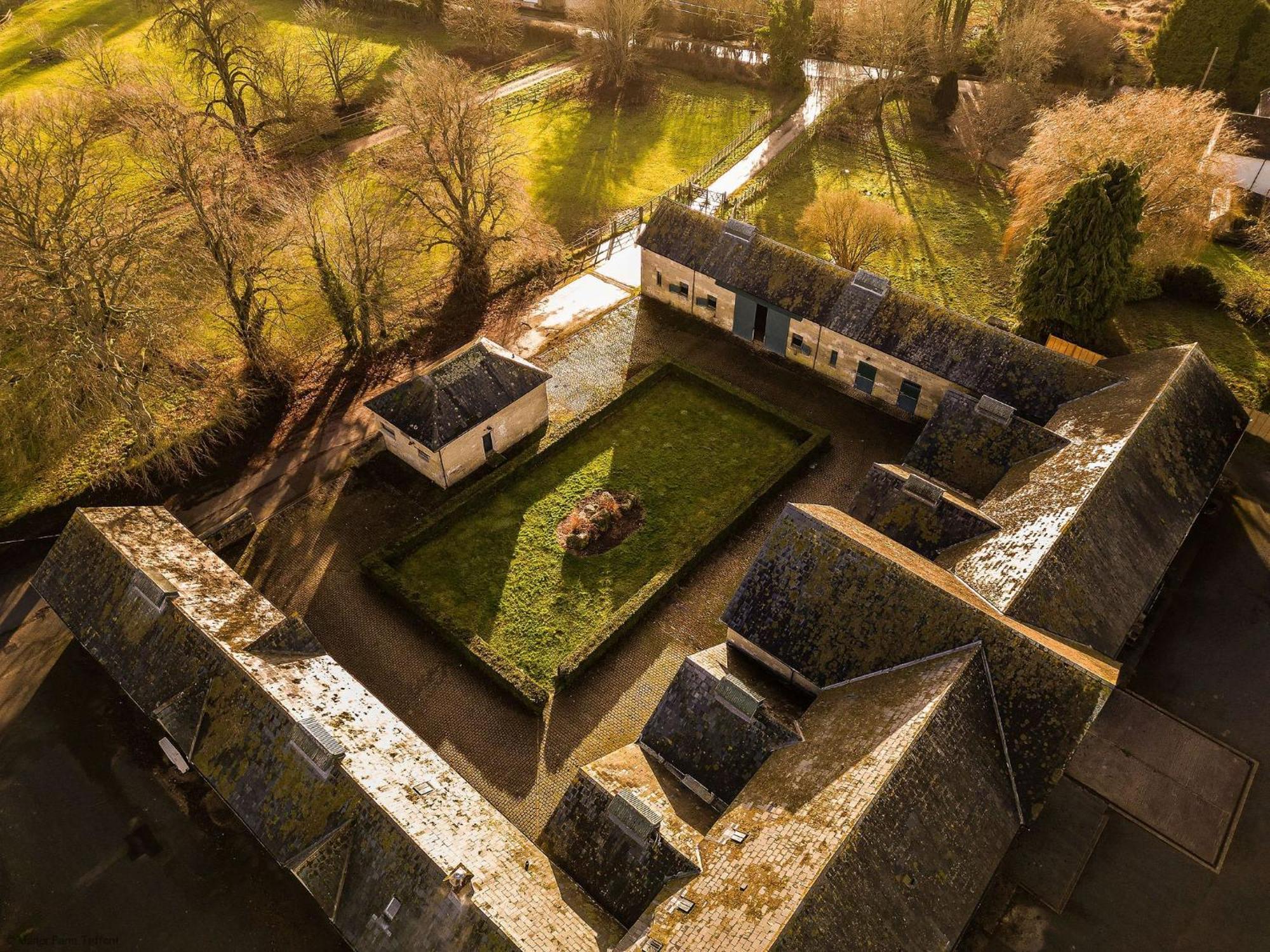 Stable Cottage Teffont Magna Bagian luar foto